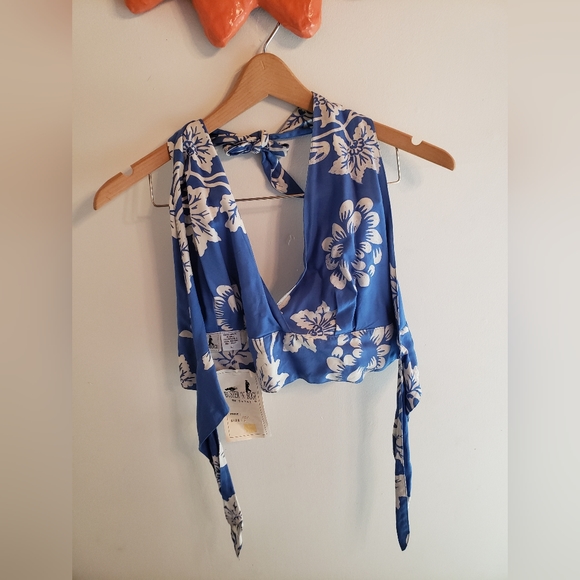 Buster 'n' Bogie 2 pc. blue and white halter top with wrap skirt s/m - Picture 2 of 8